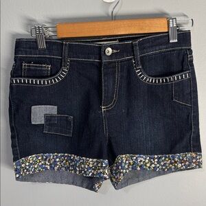 L.E.I. Shorts girl’s size 14 blue youth denim floral cuff patchwork jean
